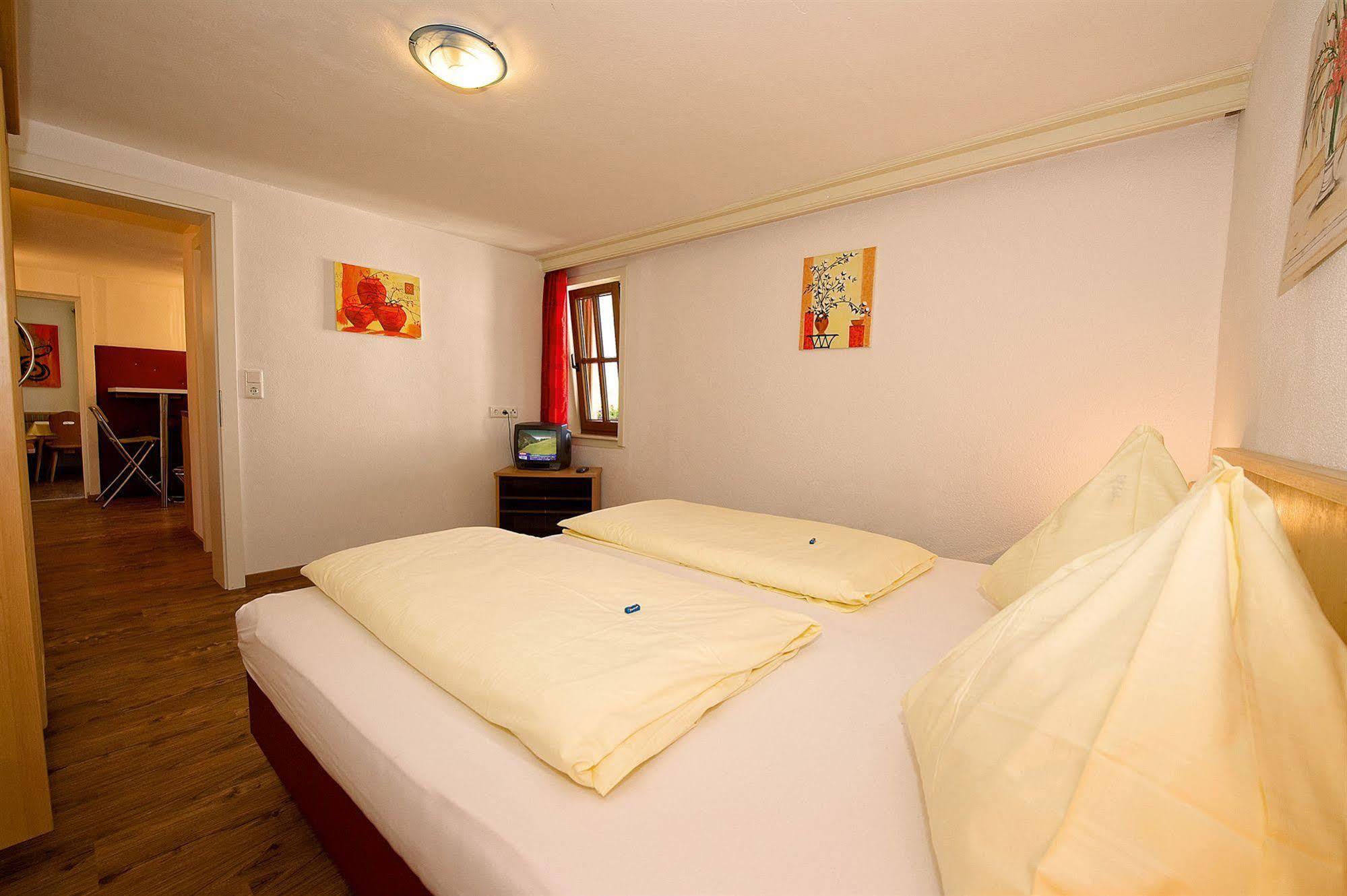 Bed & Breakfast Landhaus Strasser 솔 외부 사진