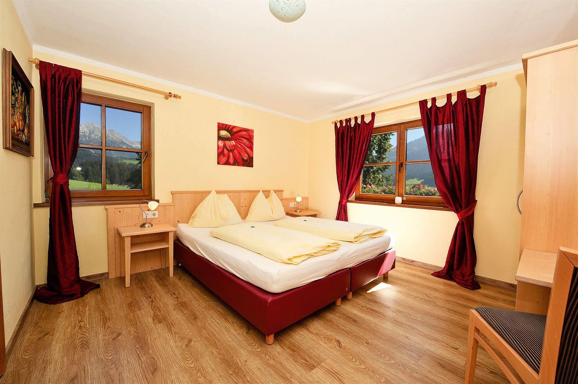 Bed & Breakfast Landhaus Strasser 솔 외부 사진